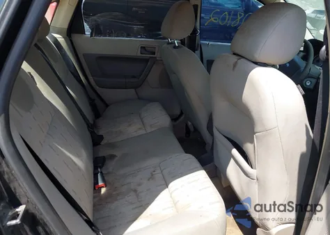 2009 Ford Focus Se z USA, uszkodzony, nr VIN 1FAHP35N19W262307